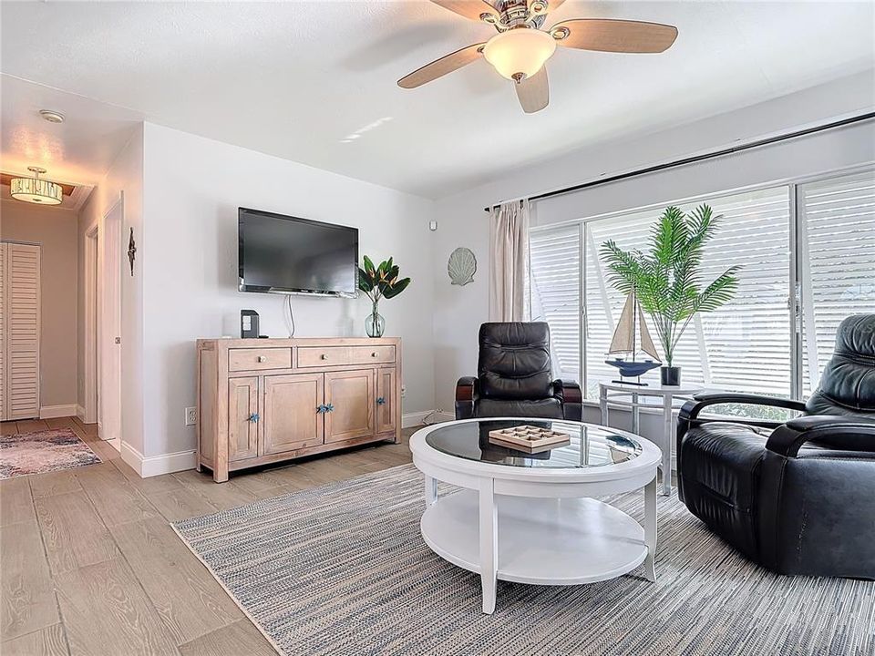 For Sale: $680,000 (3 beds, 3 baths, 1188 Square Feet)