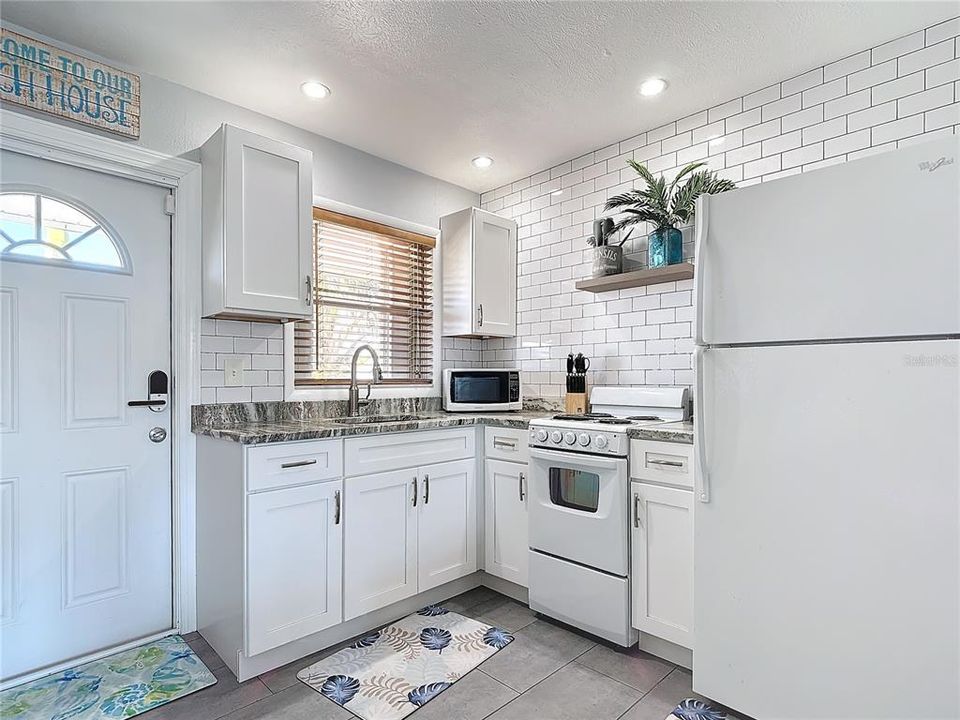 For Sale: $680,000 (3 beds, 3 baths, 1188 Square Feet)