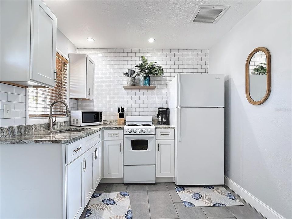 For Sale: $680,000 (3 beds, 3 baths, 1188 Square Feet)