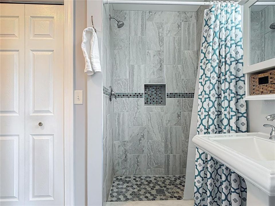 For Sale: $680,000 (3 beds, 3 baths, 1188 Square Feet)