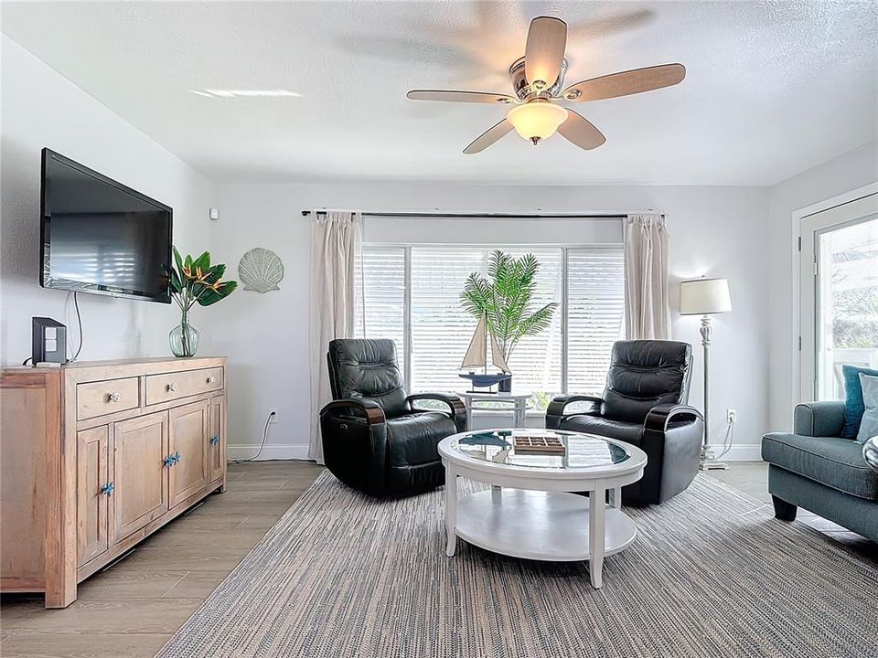 For Sale: $680,000 (3 beds, 3 baths, 1188 Square Feet)