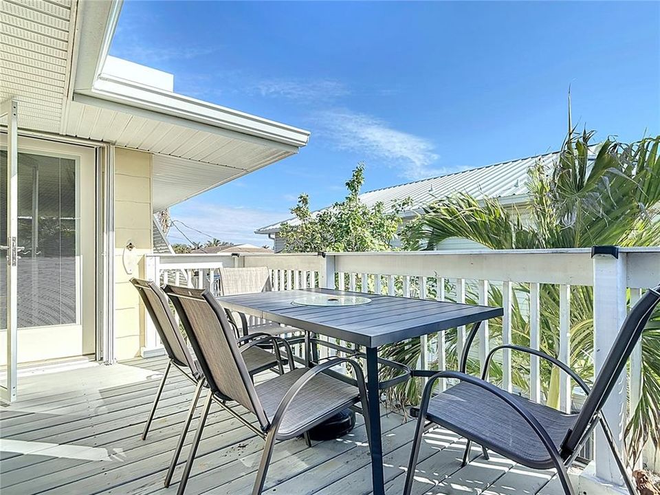 For Sale: $680,000 (3 beds, 3 baths, 1188 Square Feet)