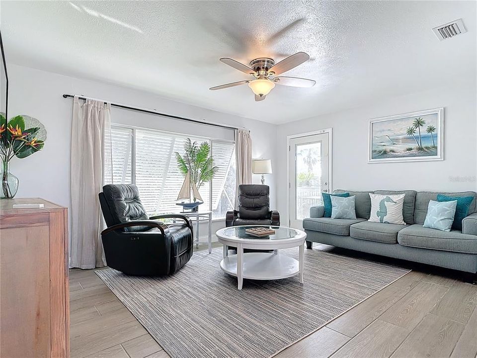 For Sale: $680,000 (3 beds, 3 baths, 1188 Square Feet)