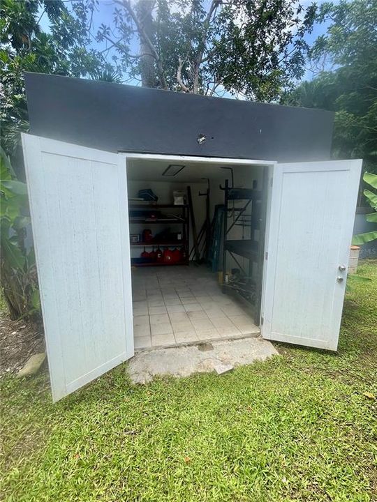 En Venta: $750,000 (4 camas, 3 baños, 3131 Pies cuadrados)