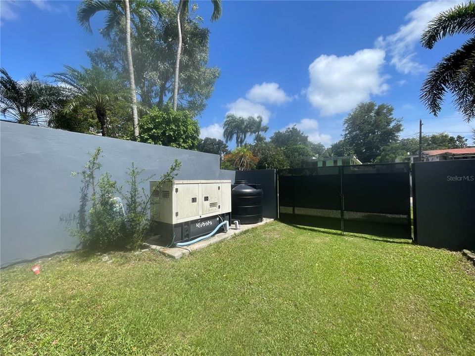 En Venta: $750,000 (4 camas, 3 baños, 3131 Pies cuadrados)