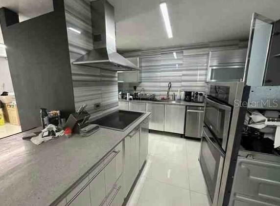 En Venta: $750,000 (4 camas, 3 baños, 3131 Pies cuadrados)