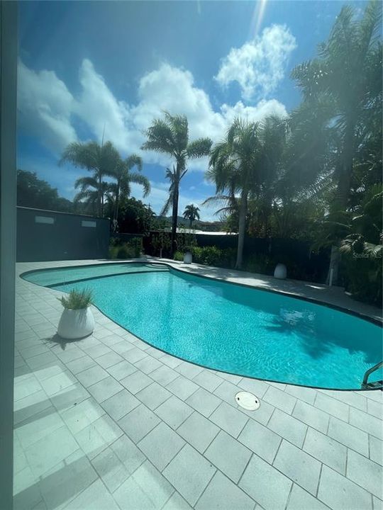 En Venta: $750,000 (4 camas, 3 baños, 3131 Pies cuadrados)