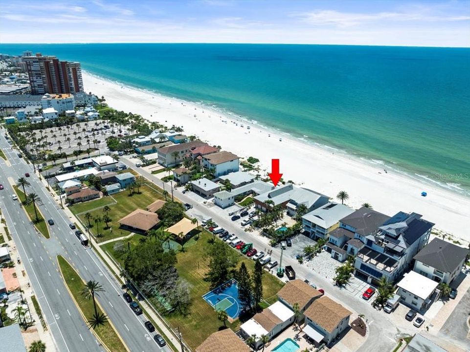 待售: $4,800,000 (0.23 acres)