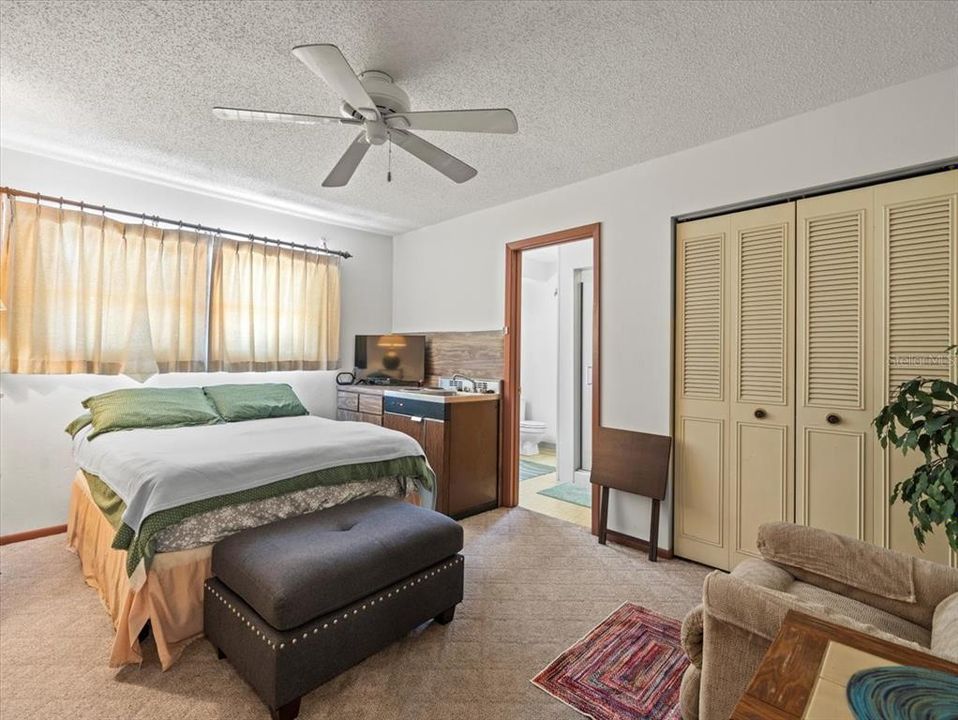 待售: $4,800,000 (0.23 acres)