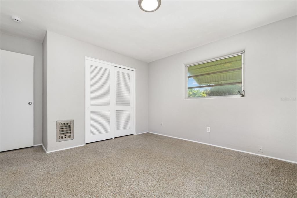 For Sale: $227,500 (2 beds, 1 baths, 1175 Square Feet)