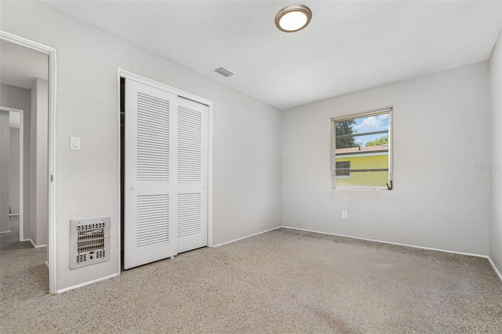 For Sale: $227,500 (2 beds, 1 baths, 1175 Square Feet)