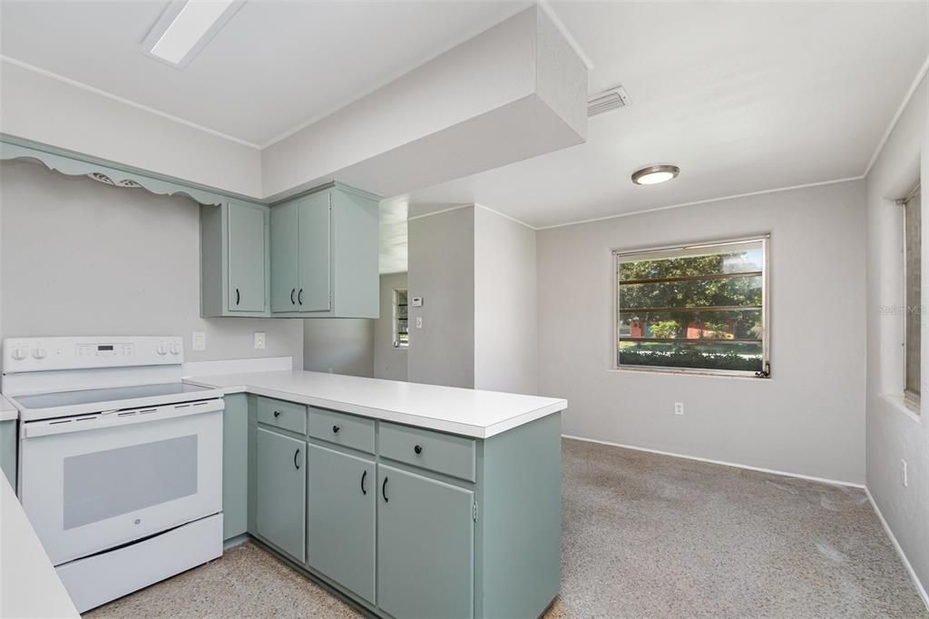 For Sale: $227,500 (2 beds, 1 baths, 1175 Square Feet)