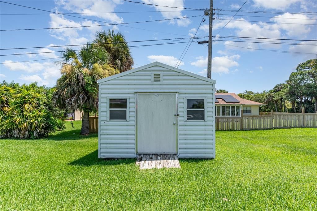 For Sale: $227,500 (2 beds, 1 baths, 1175 Square Feet)