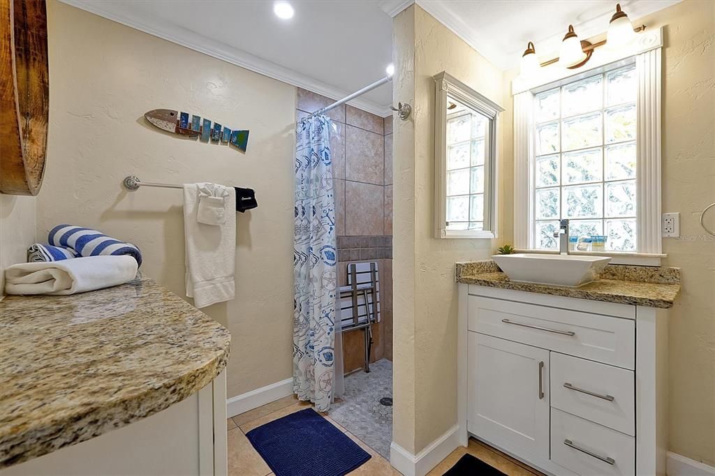 待售: $3,600,000 (20 贝兹, 16 浴室, 13835 平方英尺)