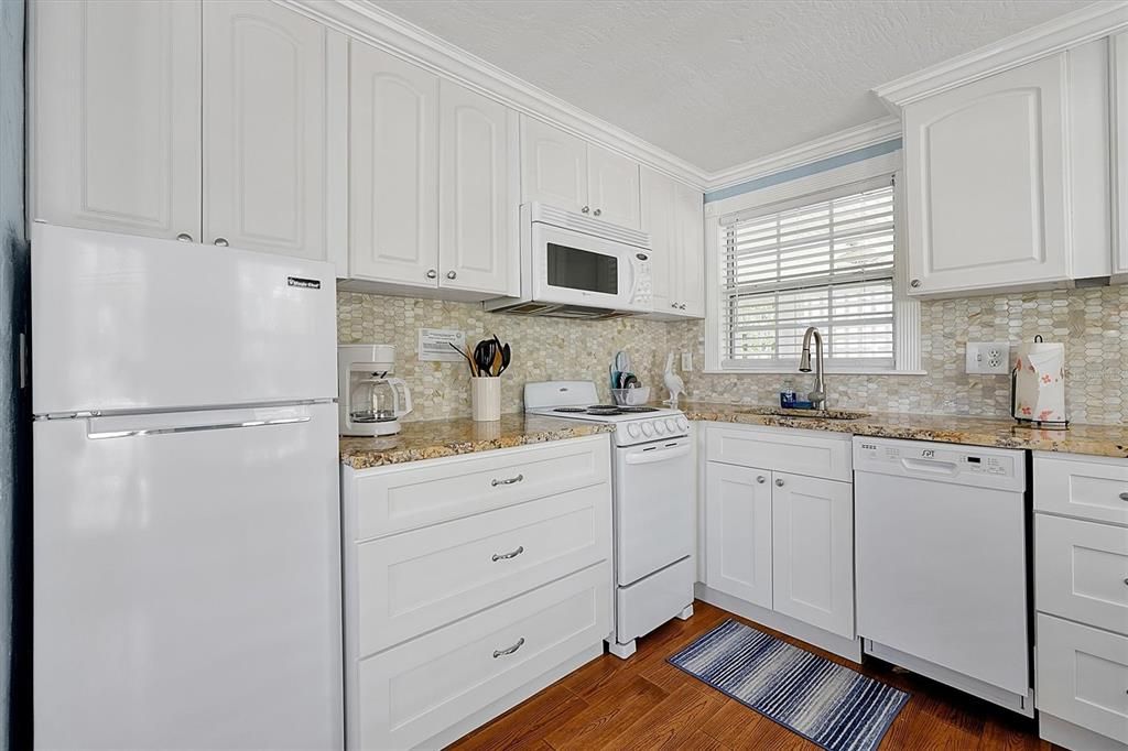 待售: $3,600,000 (20 贝兹, 16 浴室, 13835 平方英尺)