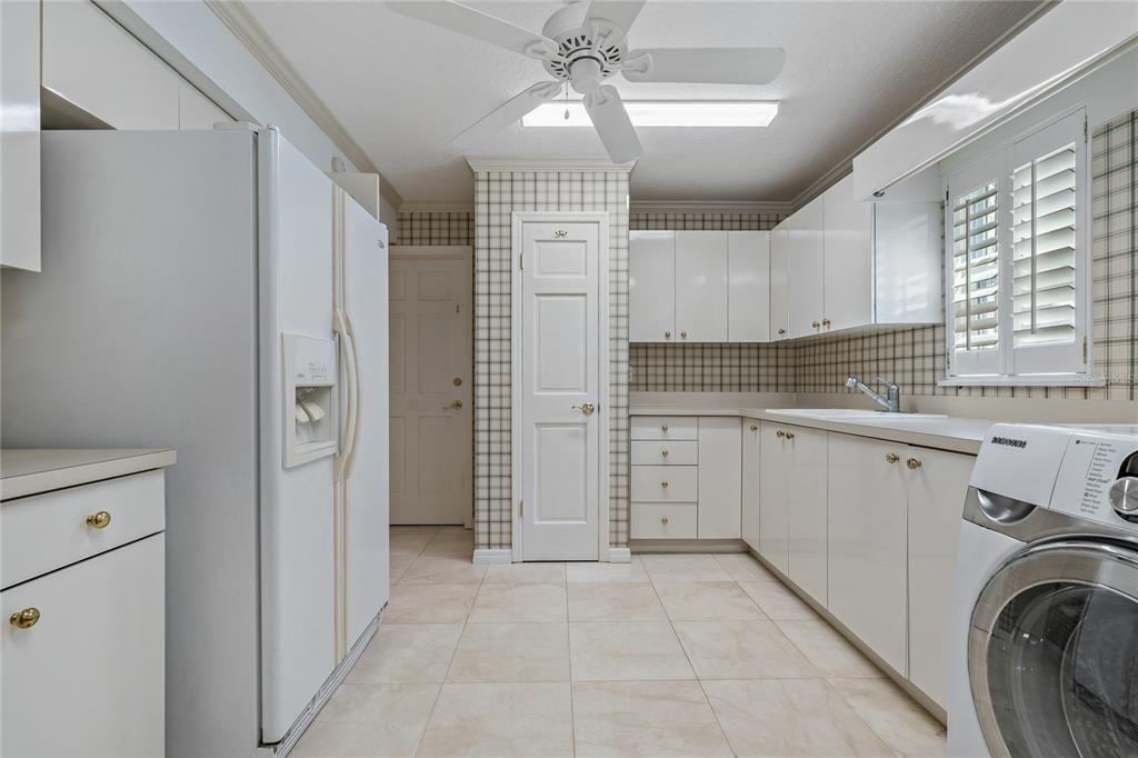 For Sale: $1,699,999 (4 beds, 3 baths, 4873 Square Feet)