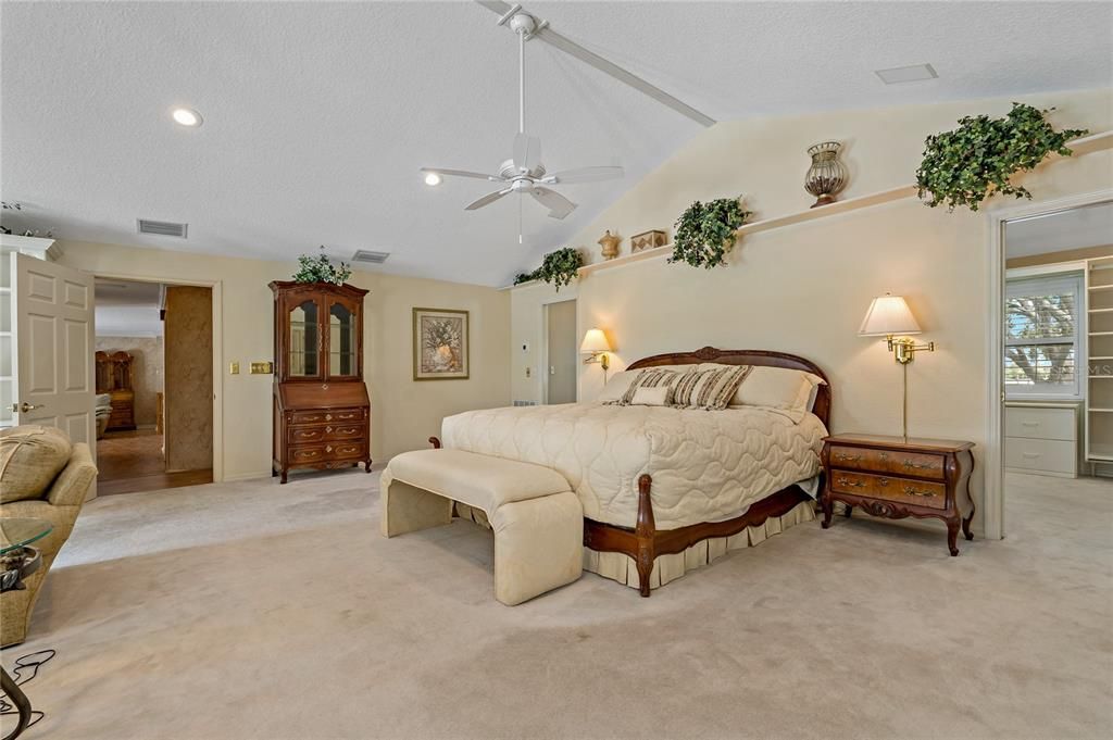 For Sale: $1,699,999 (4 beds, 3 baths, 4873 Square Feet)