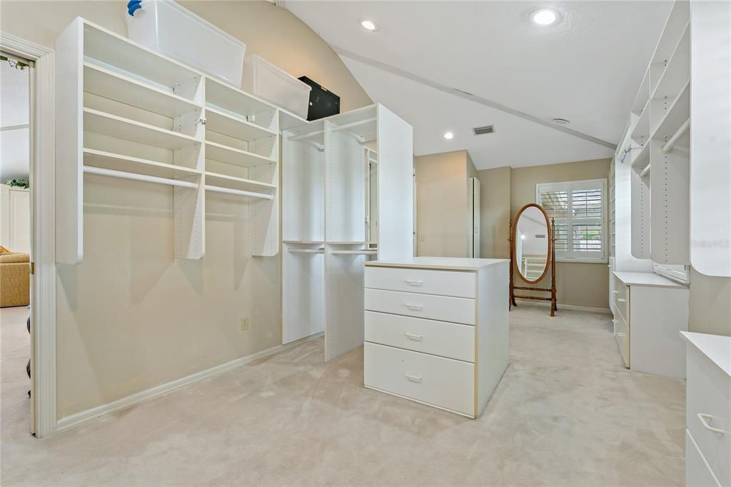 For Sale: $1,699,999 (4 beds, 3 baths, 4873 Square Feet)