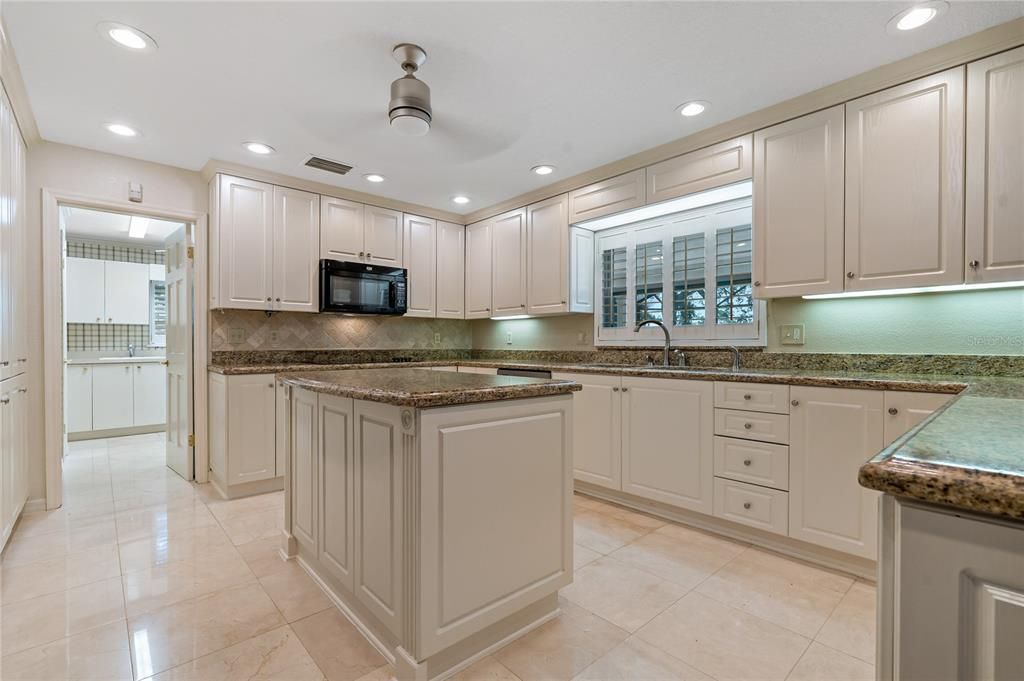 For Sale: $1,699,999 (4 beds, 3 baths, 4873 Square Feet)