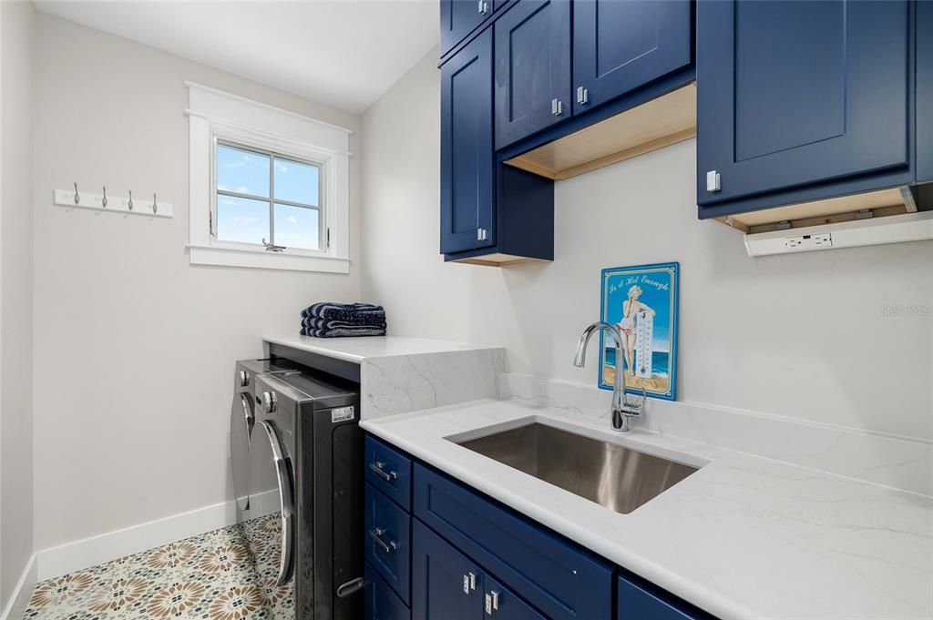 待售: $7,250,000 (4 贝兹, 3 浴室, 3310 平方英尺)