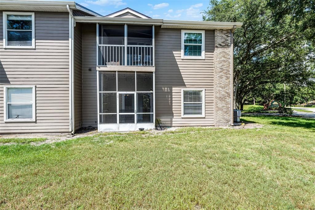 Под контрактом: $235,000 (2 спален, 2 ванн, 1098 Квадратных фут)