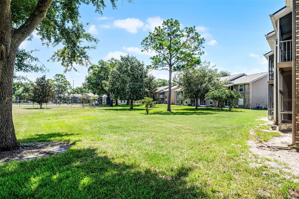 Под контрактом: $235,000 (2 спален, 2 ванн, 1098 Квадратных фут)