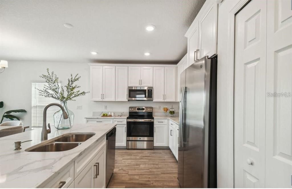 Active With Contract: $314,990 (4 beds, 3 baths, 2134 Square Feet)