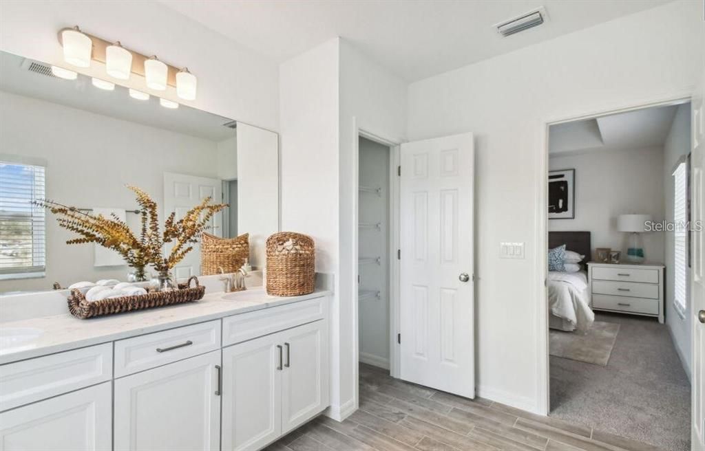 Active With Contract: $314,990 (4 beds, 3 baths, 2134 Square Feet)