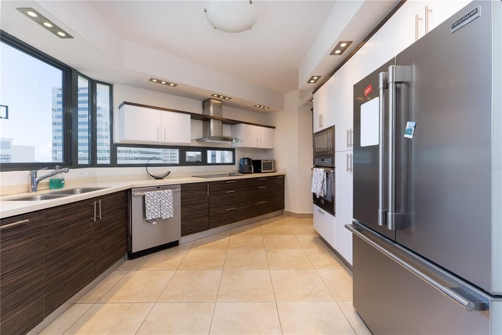 For Rent: $4,500 (2 beds, 2 baths, 1770.45 Square Feet)