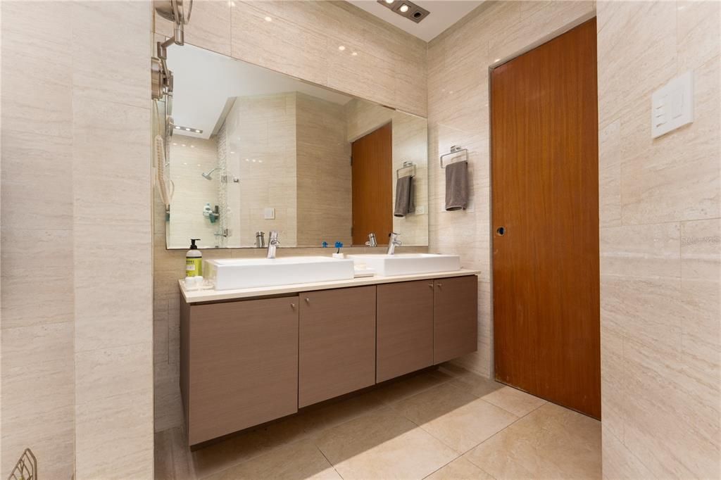 For Rent: $4,500 (2 beds, 2 baths, 1770.45 Square Feet)