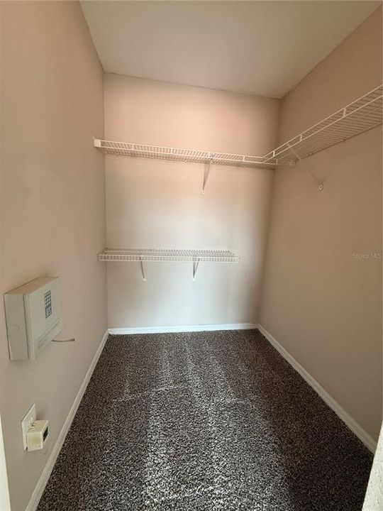 待售: $160,000 (1 贝兹, 1 浴室, 792 平方英尺)