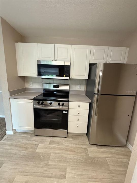 待售: $160,000 (1 贝兹, 1 浴室, 792 平方英尺)