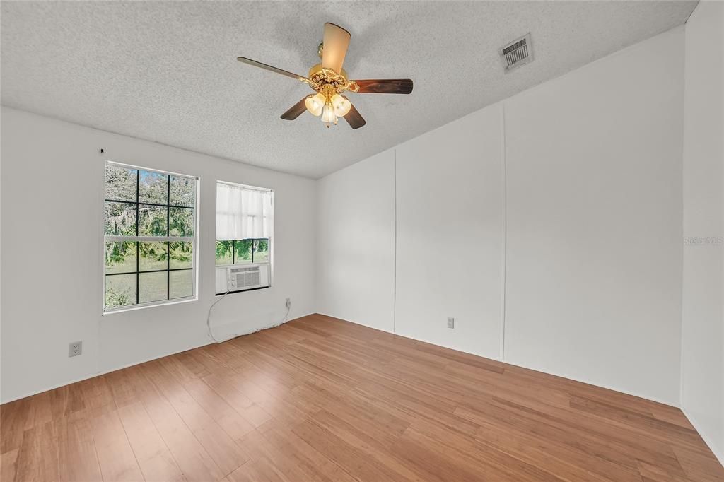 For Sale: $170,000 (3 beds, 2 baths, 1620 Square Feet)