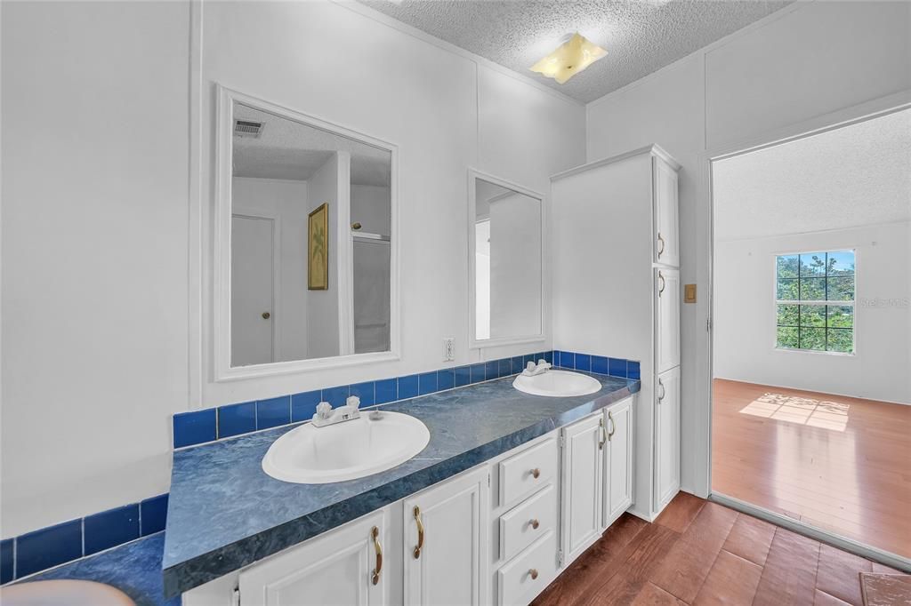 For Sale: $170,000 (3 beds, 2 baths, 1620 Square Feet)