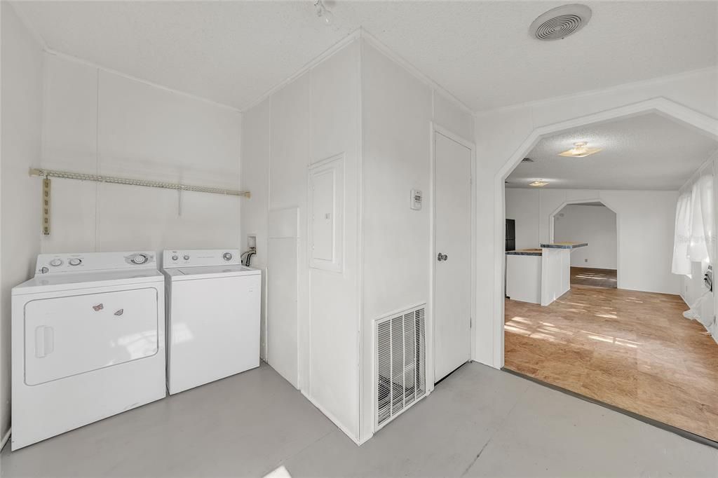 For Sale: $170,000 (3 beds, 2 baths, 1620 Square Feet)