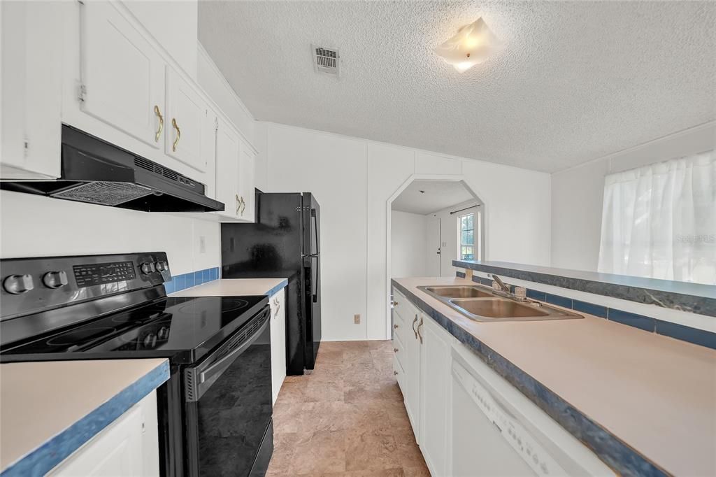 For Sale: $170,000 (3 beds, 2 baths, 1620 Square Feet)