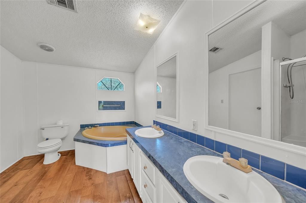 For Sale: $170,000 (3 beds, 2 baths, 1620 Square Feet)