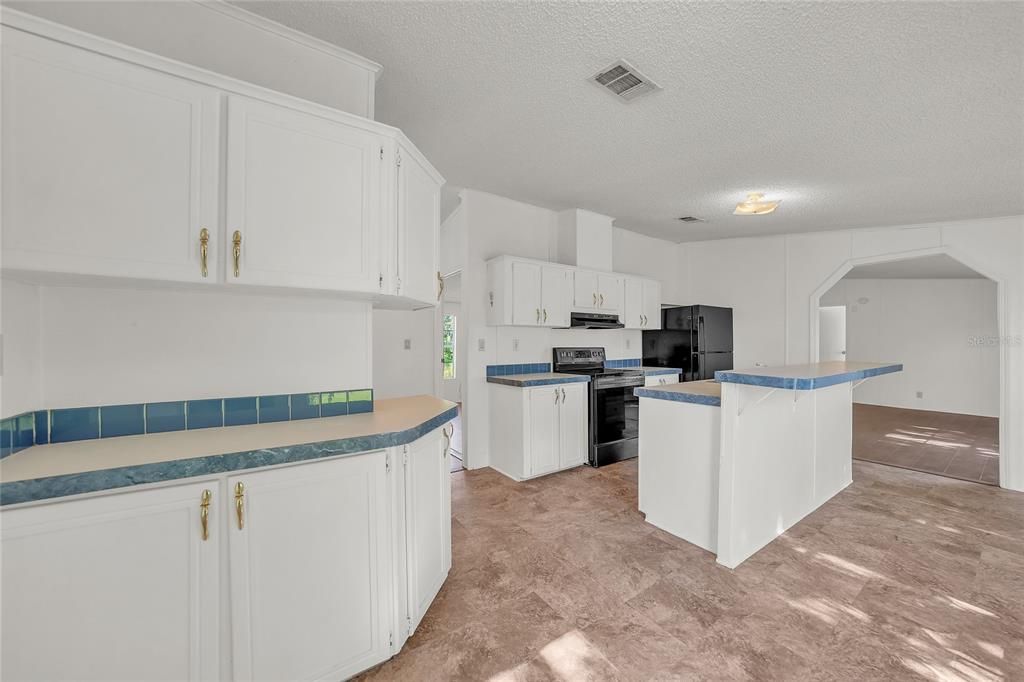 For Sale: $170,000 (3 beds, 2 baths, 1620 Square Feet)