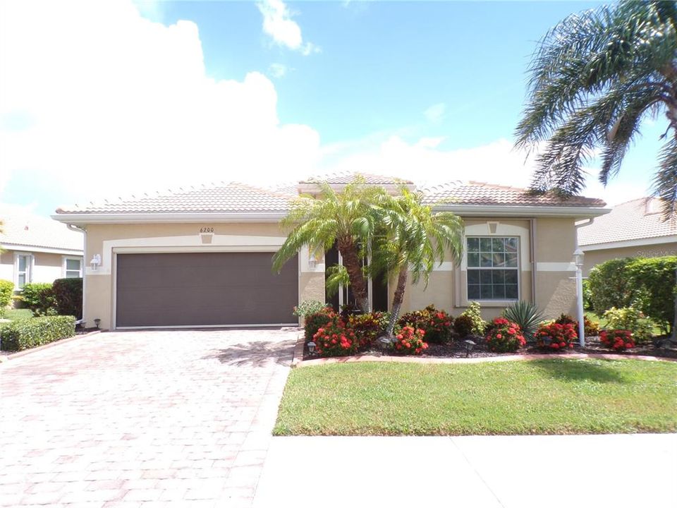 Под контрактом: $2,100 (3 спален, 2 ванн, 1804 Квадратных фут)