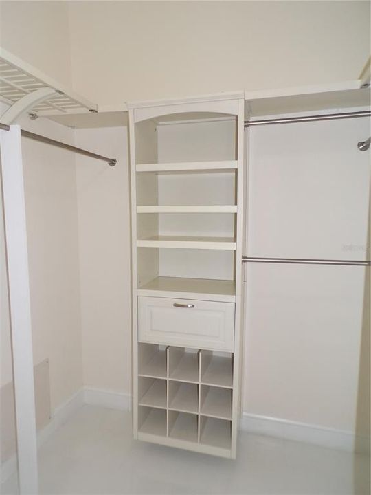 Под контрактом: $2,100 (3 спален, 2 ванн, 1804 Квадратных фут)