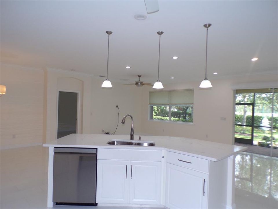 Под контрактом: $2,100 (3 спален, 2 ванн, 1804 Квадратных фут)