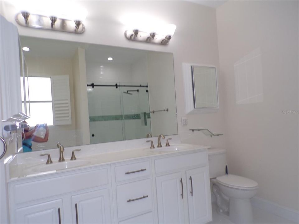 Под контрактом: $2,100 (3 спален, 2 ванн, 1804 Квадратных фут)