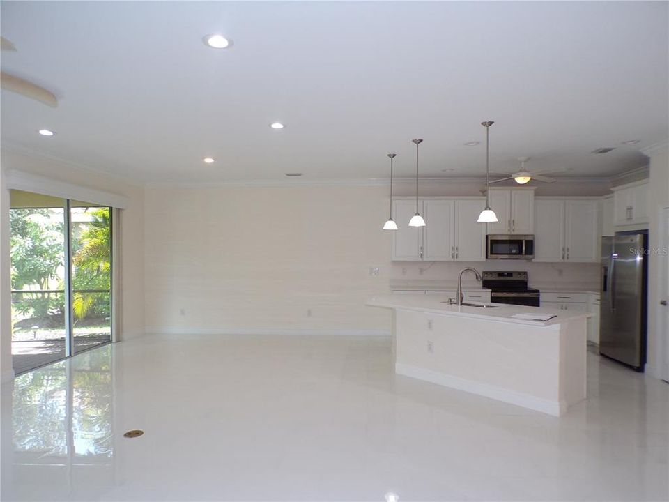 Под контрактом: $2,100 (3 спален, 2 ванн, 1804 Квадратных фут)