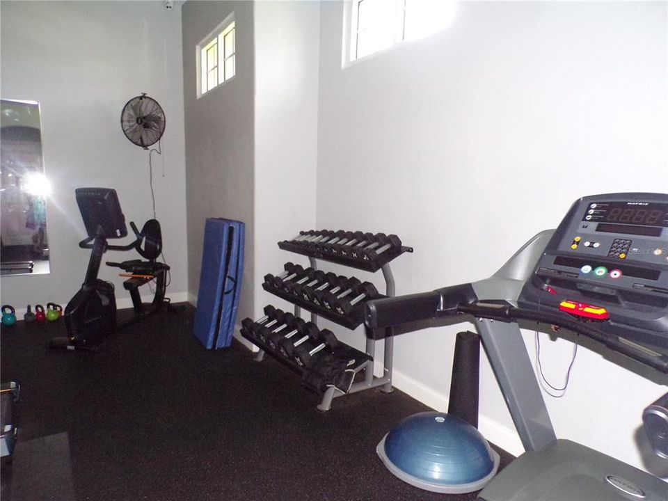 Под контрактом: $2,100 (3 спален, 2 ванн, 1804 Квадратных фут)