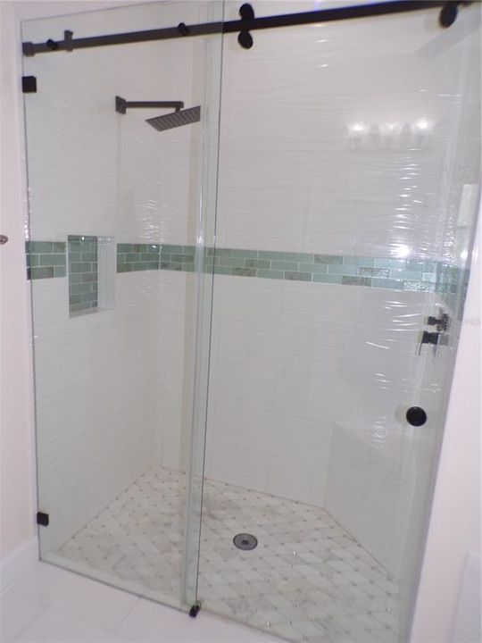 Под контрактом: $2,100 (3 спален, 2 ванн, 1804 Квадратных фут)