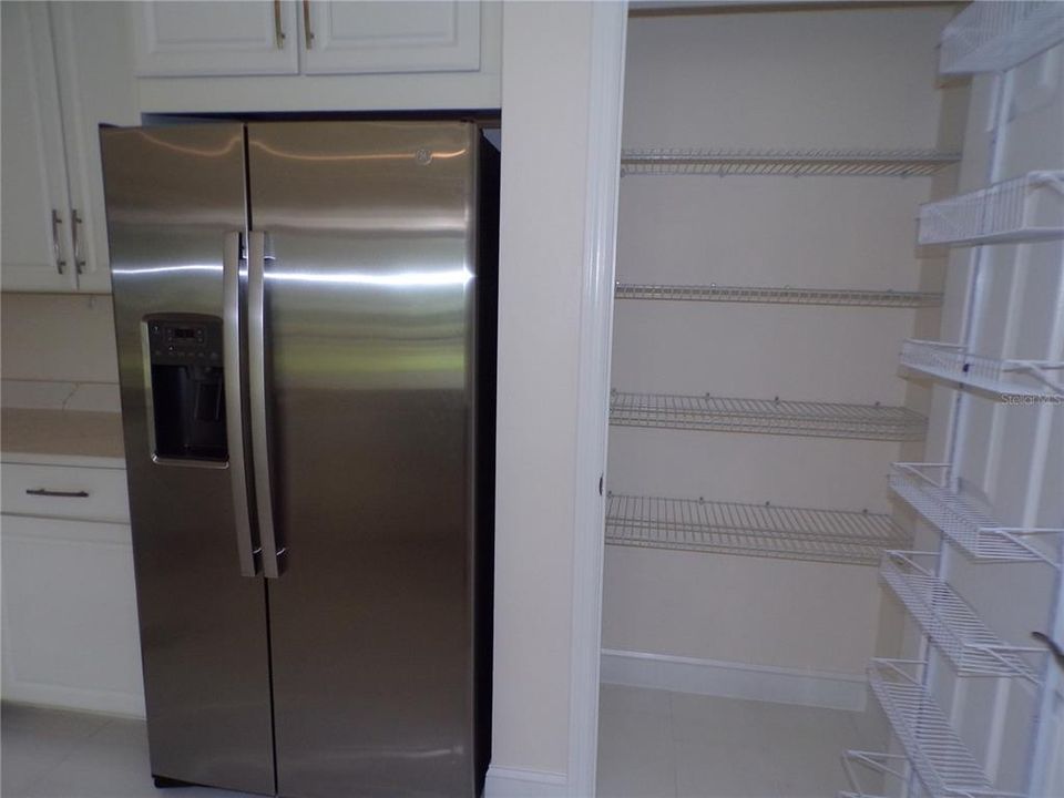 Под контрактом: $2,100 (3 спален, 2 ванн, 1804 Квадратных фут)