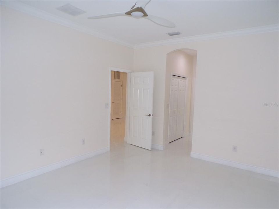 Под контрактом: $2,100 (3 спален, 2 ванн, 1804 Квадратных фут)