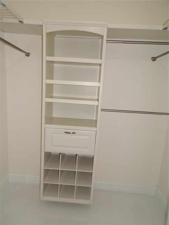 Под контрактом: $2,100 (3 спален, 2 ванн, 1804 Квадратных фут)