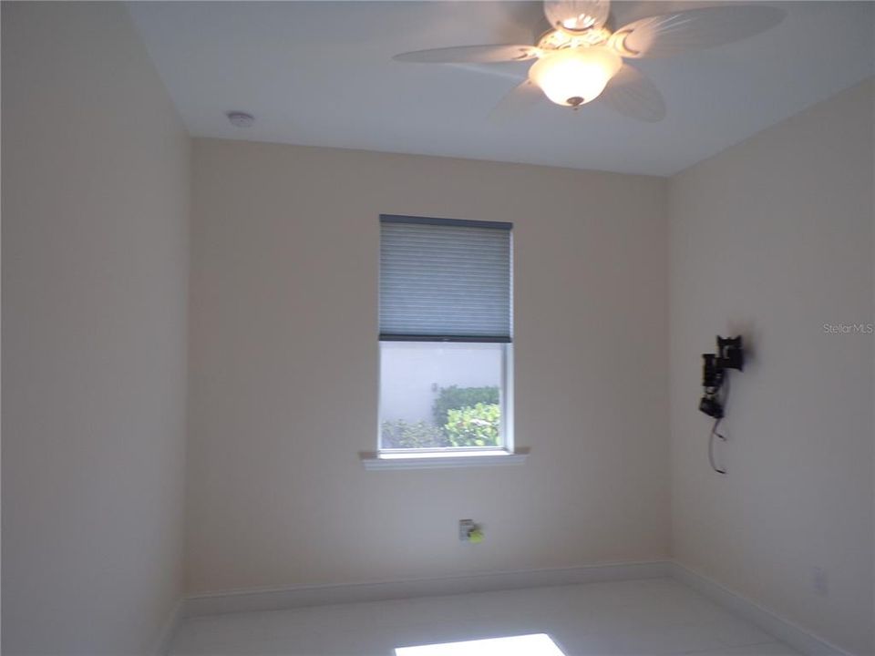 Под контрактом: $2,100 (3 спален, 2 ванн, 1804 Квадратных фут)