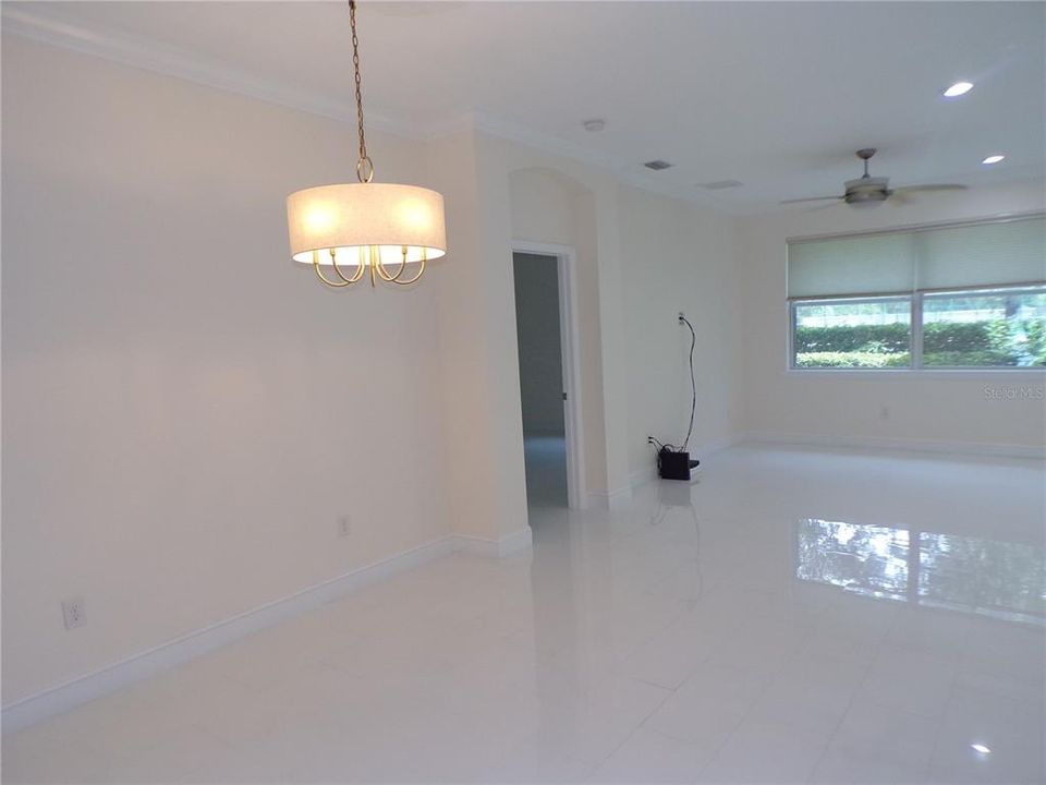 Под контрактом: $2,100 (3 спален, 2 ванн, 1804 Квадратных фут)